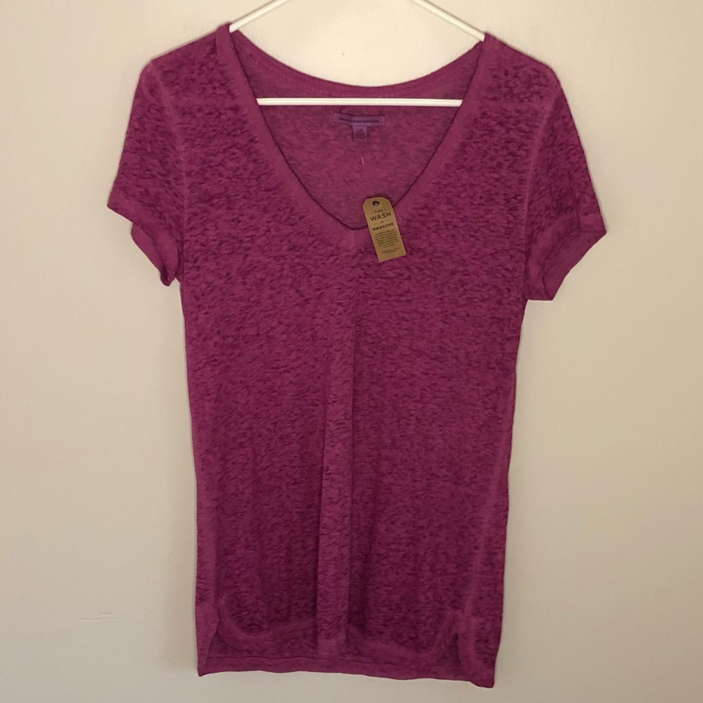 American Eagle V-Neck Top | NWT ‼️